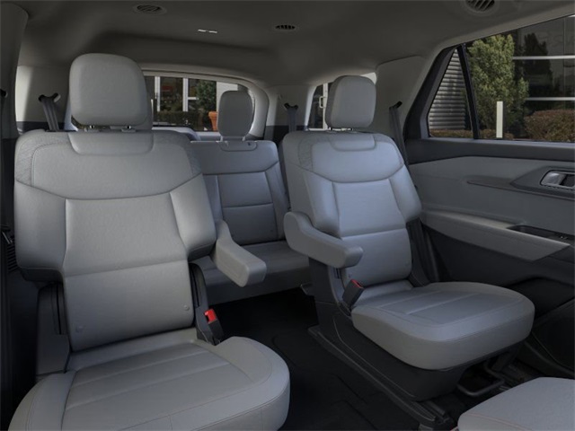 2025 Ford Explorer photo 3