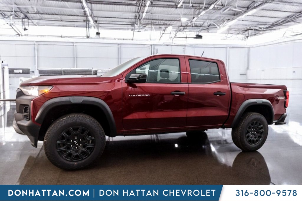 2026 Chevrolet Colorado Trail Boss photo 2