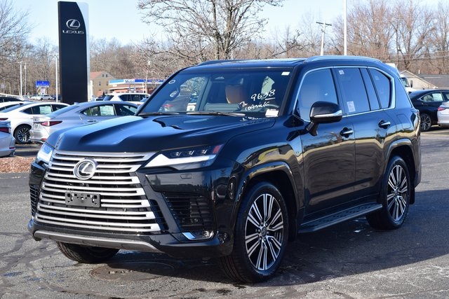 2026 Lexus LX Luxury's photo