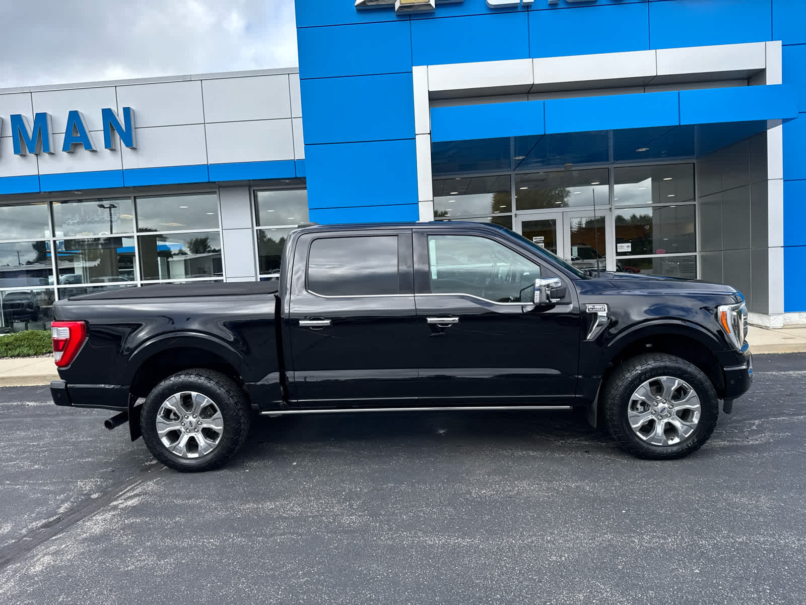 2021 Ford F-150 Platinum photo 2