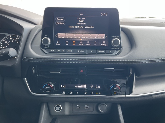2021 Nissan Rogue SV photo 15