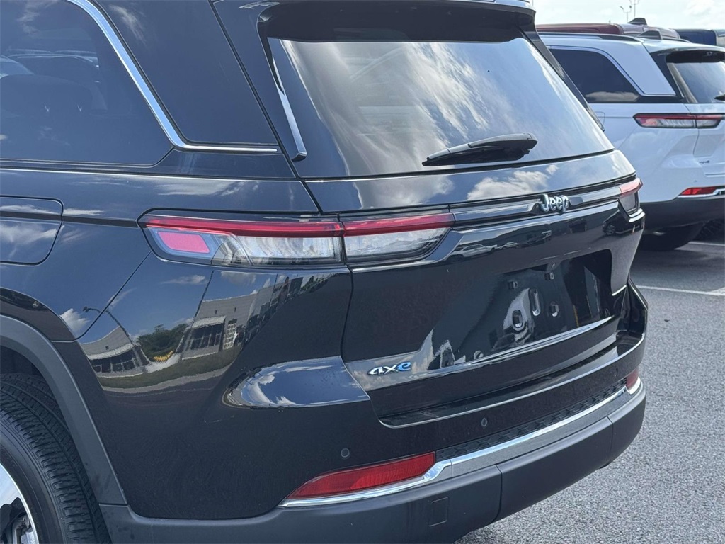 2022 Jeep Cherokee Limited 4xe photo 11