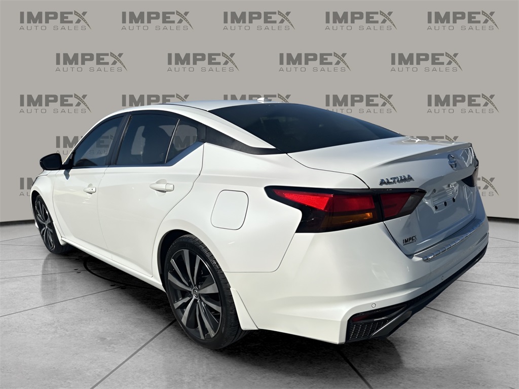 2021 Nissan Altima 2.5 SR photo 3