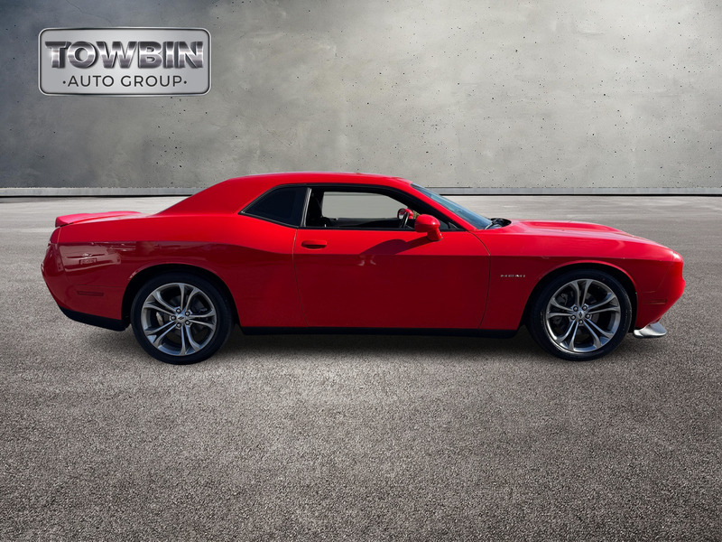 2022 Dodge Challenger R/T photo 3