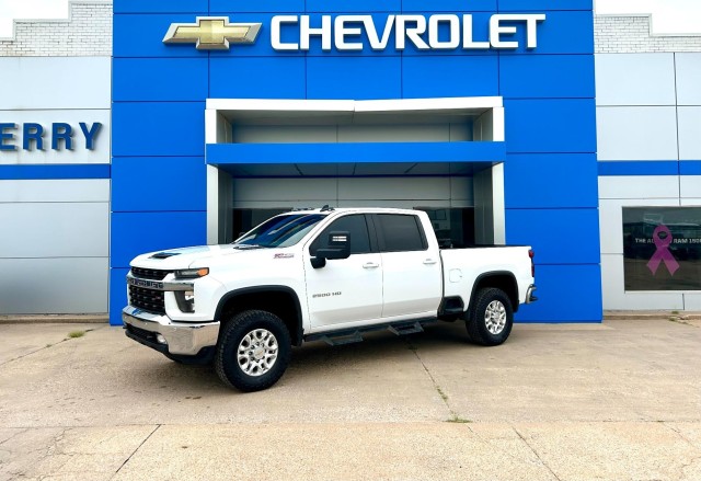 Used 2023 Summit White Chevrolet LT image 1