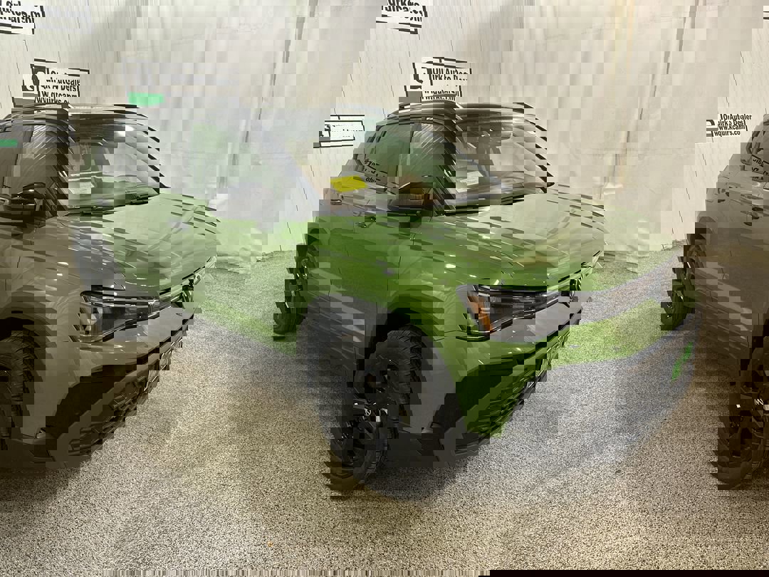 2026 Volkswagen Taos SE Black's photo