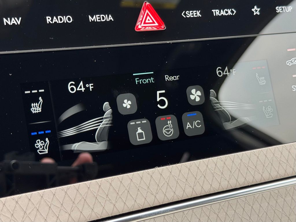 2025 Genesis GV80 3.5T Prestige photo 32