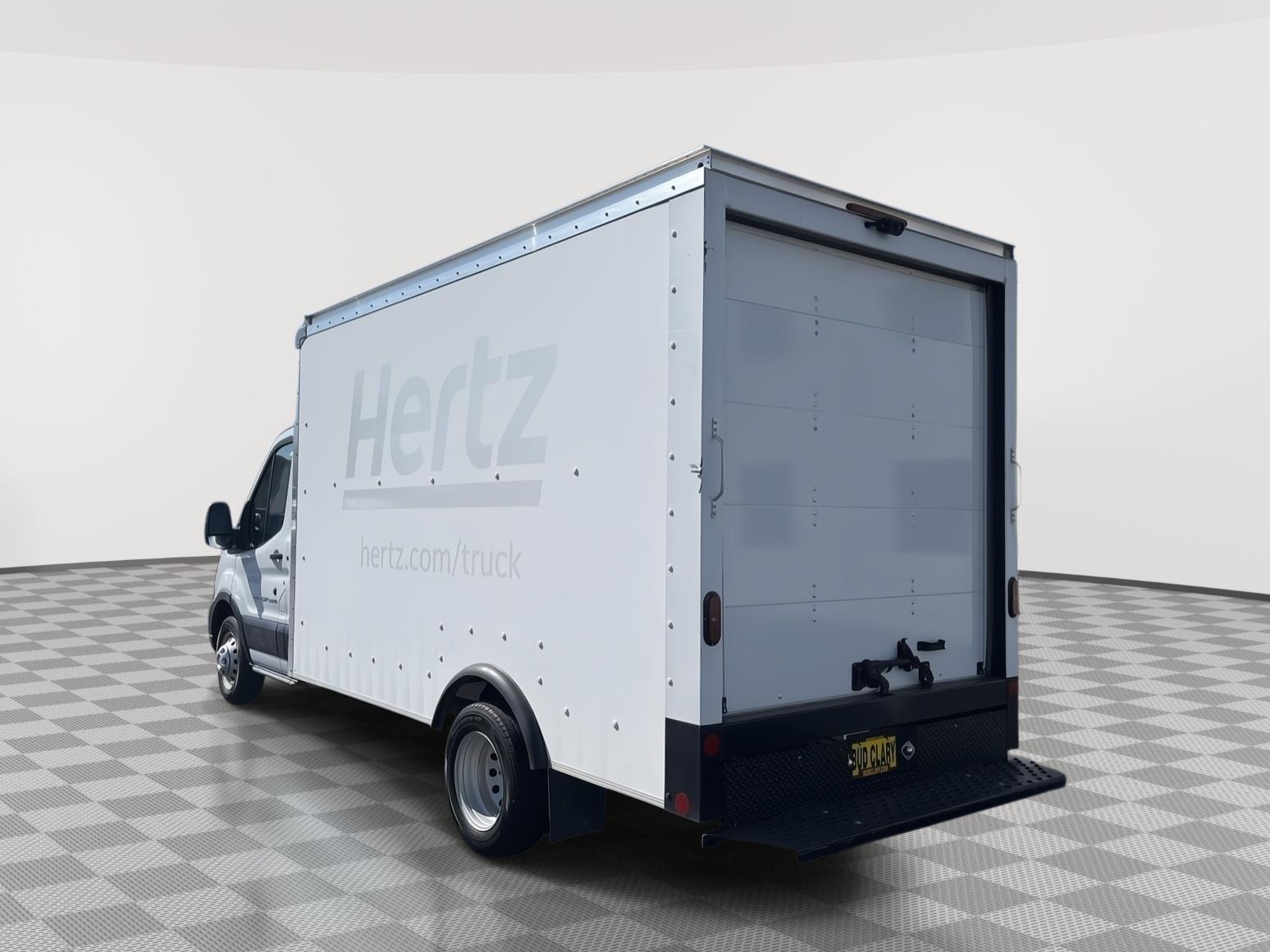 2022 Ford Transit Cutaway photo 3