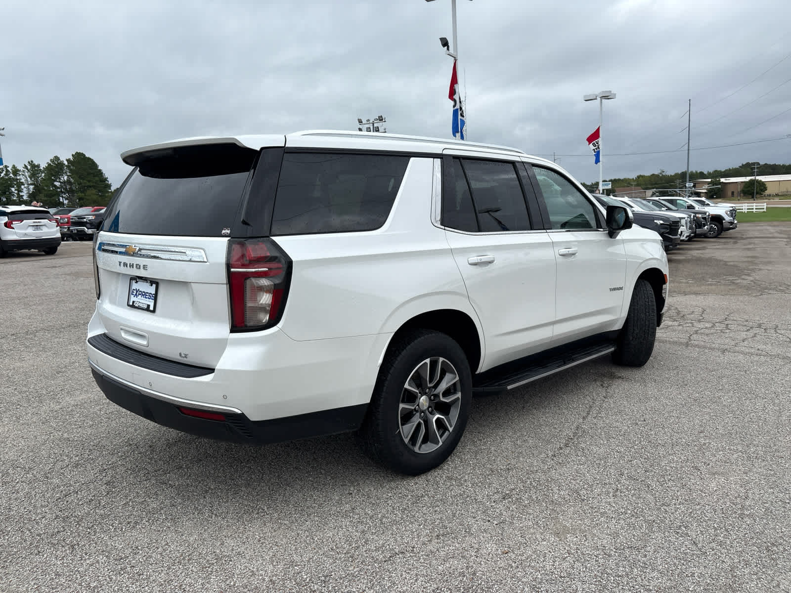 2021 Chevrolet Tahoe LT photo 3