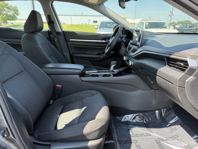 2023 Nissan Altima 2.5 SV photo 7