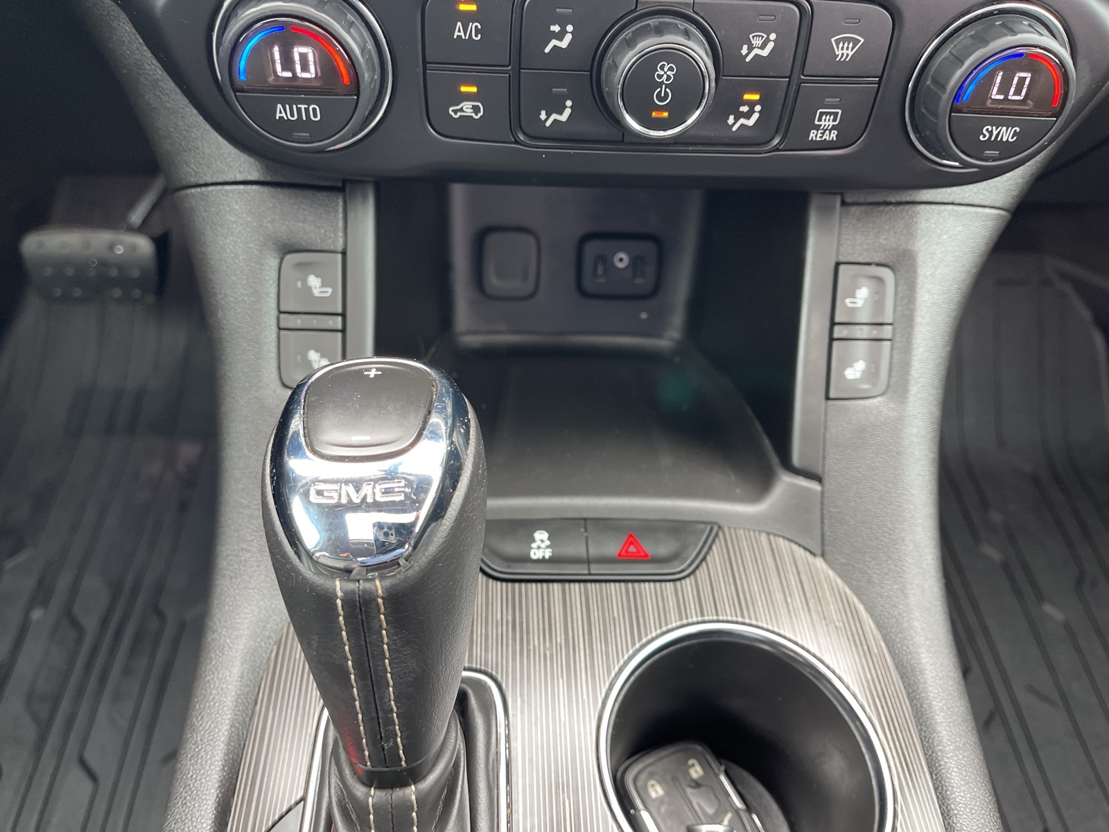 2019 Gmc Acadia SLT photo 16