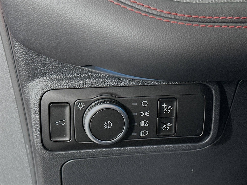 2025 Ford Explorer ST photo 10