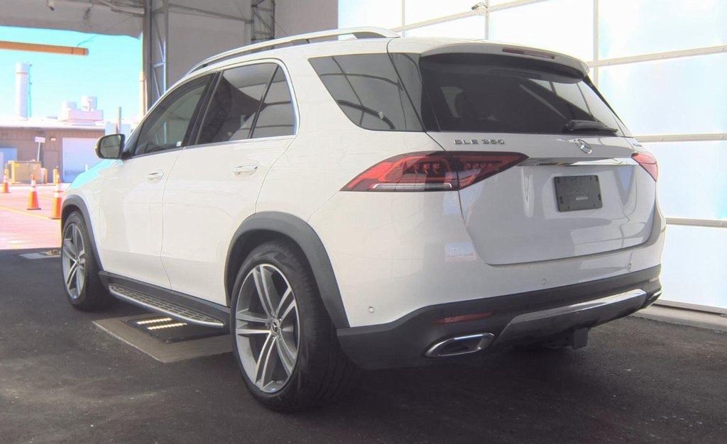 2022 Mercedes Benz GLE 350 4MATIC photo 2