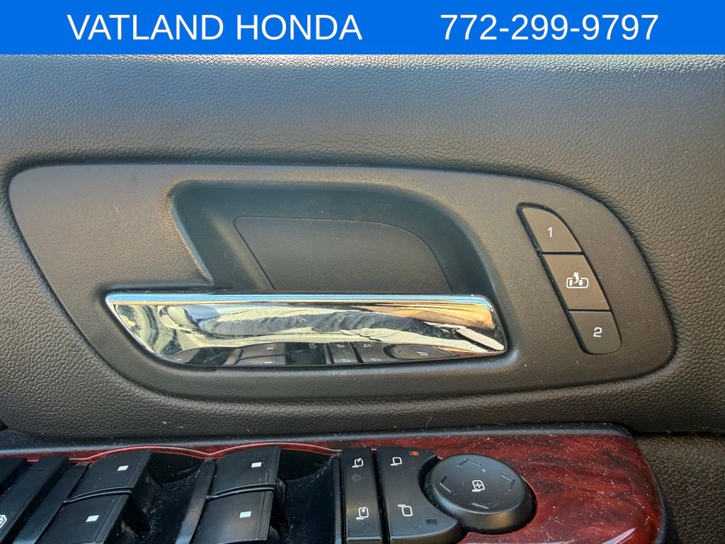 2012 Cadillac Escalade Premium photo 12