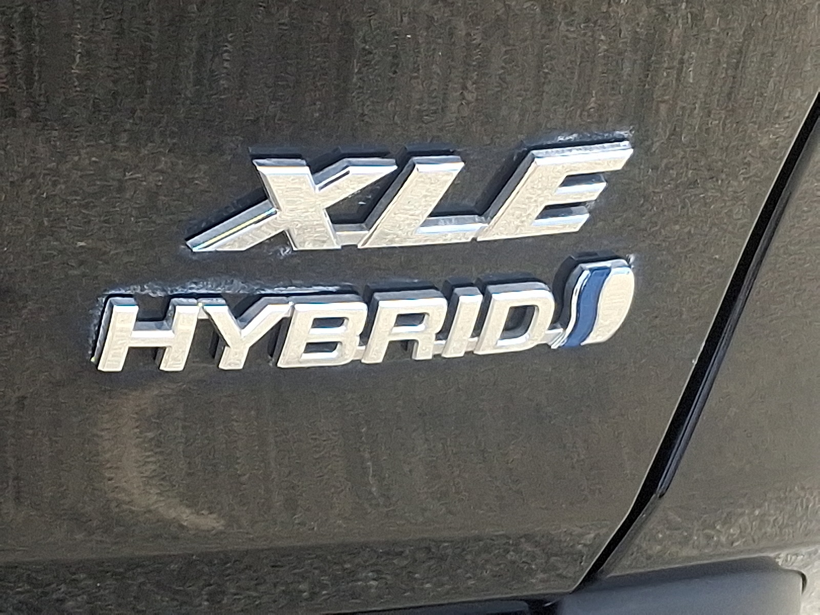 2021 Toyota RAV4 Hybrid XLE photo 28