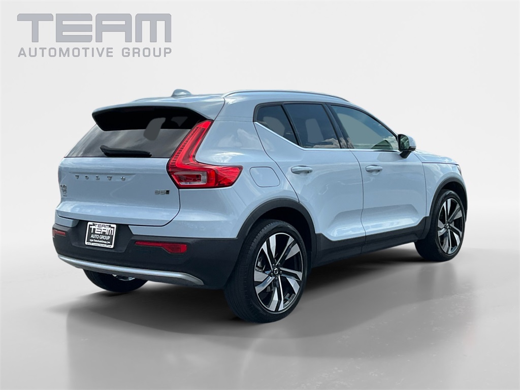 2024 Volvo XC40 Plus photo 7