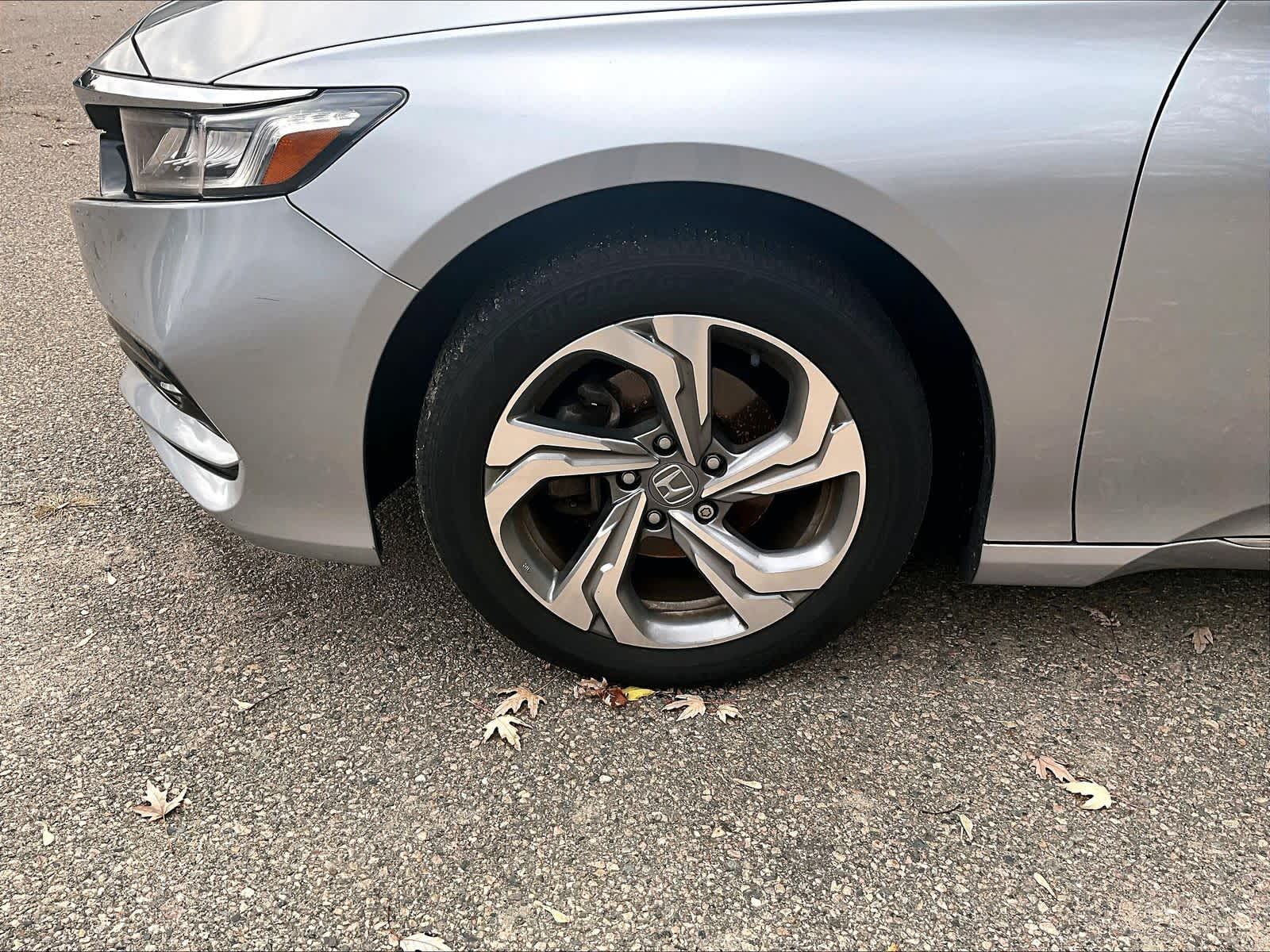 2018 Honda Accord EX-L 1.5T photo 3