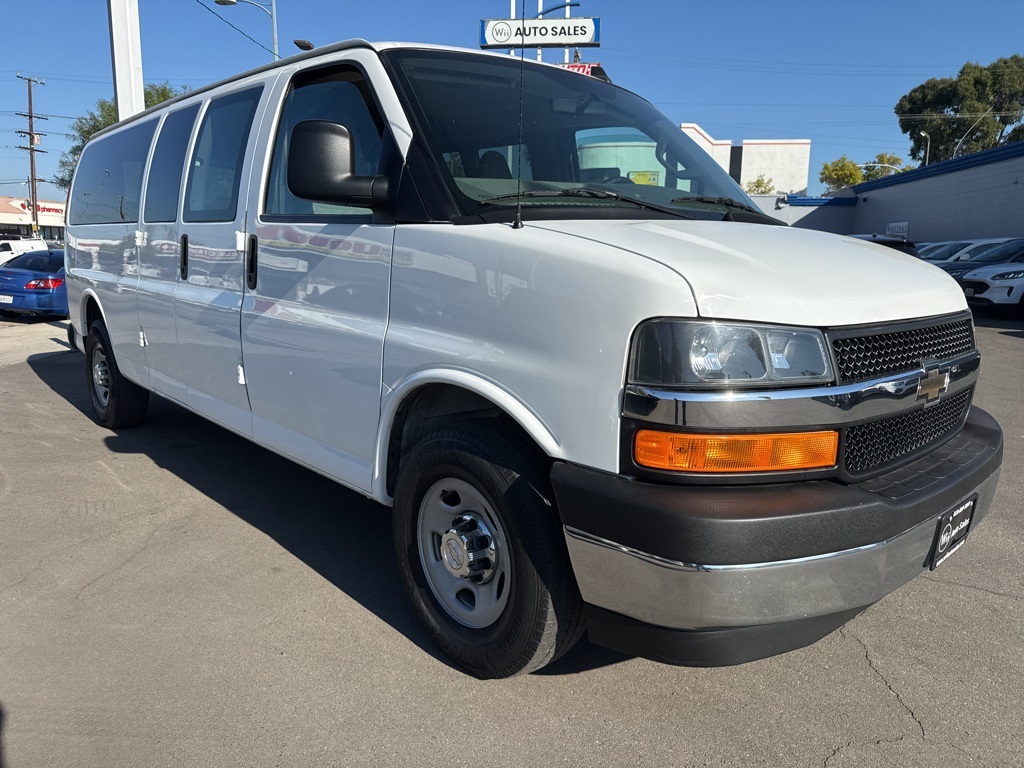 2017 Chevrolet Express Passenger LS
