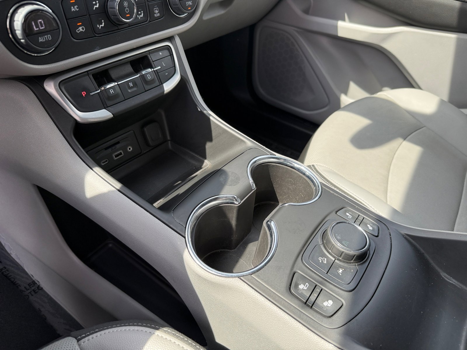 2024 Gmc Terrain SLT photo 13