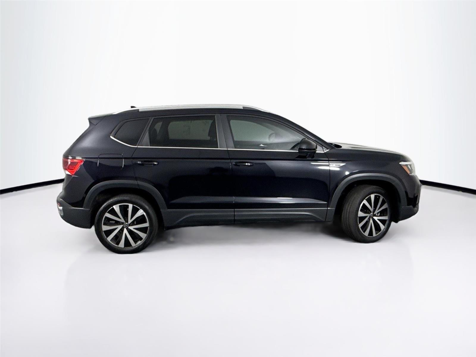 2022 Volkswagen Taos SE photo 5