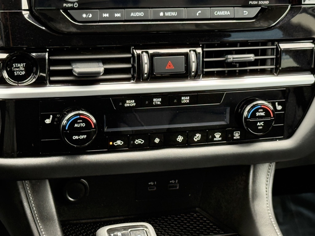 2025 Nissan Pathfinder SV photo 9