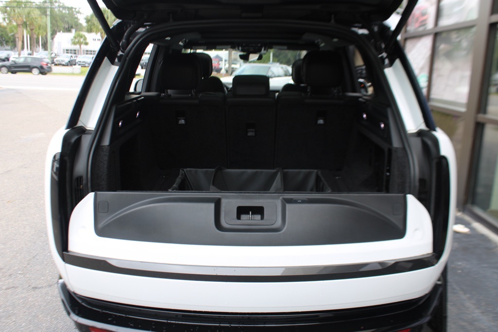 2023 Land Rover Range Rover SE photo 32
