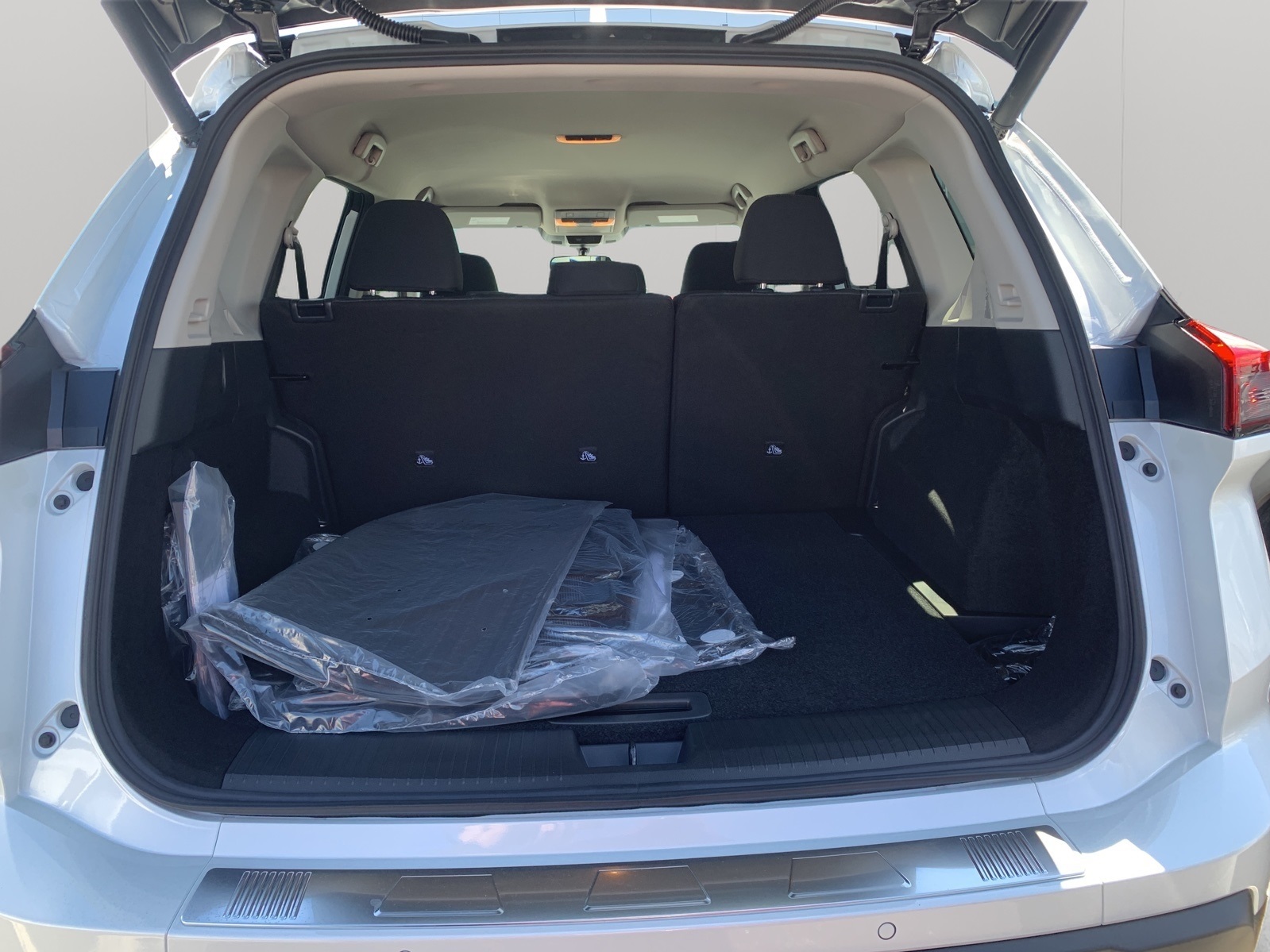 2026 Nissan Rogue SV photo 27
