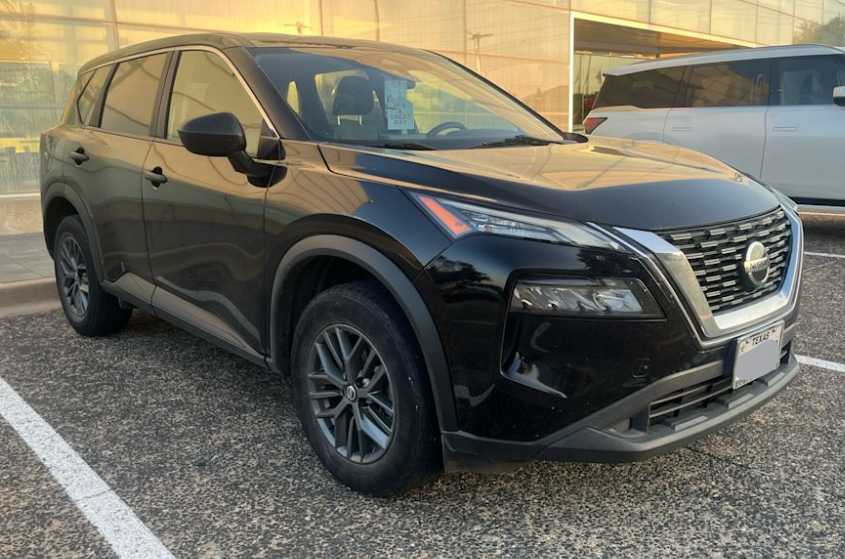 2021 Nissan Rogue S photo 2