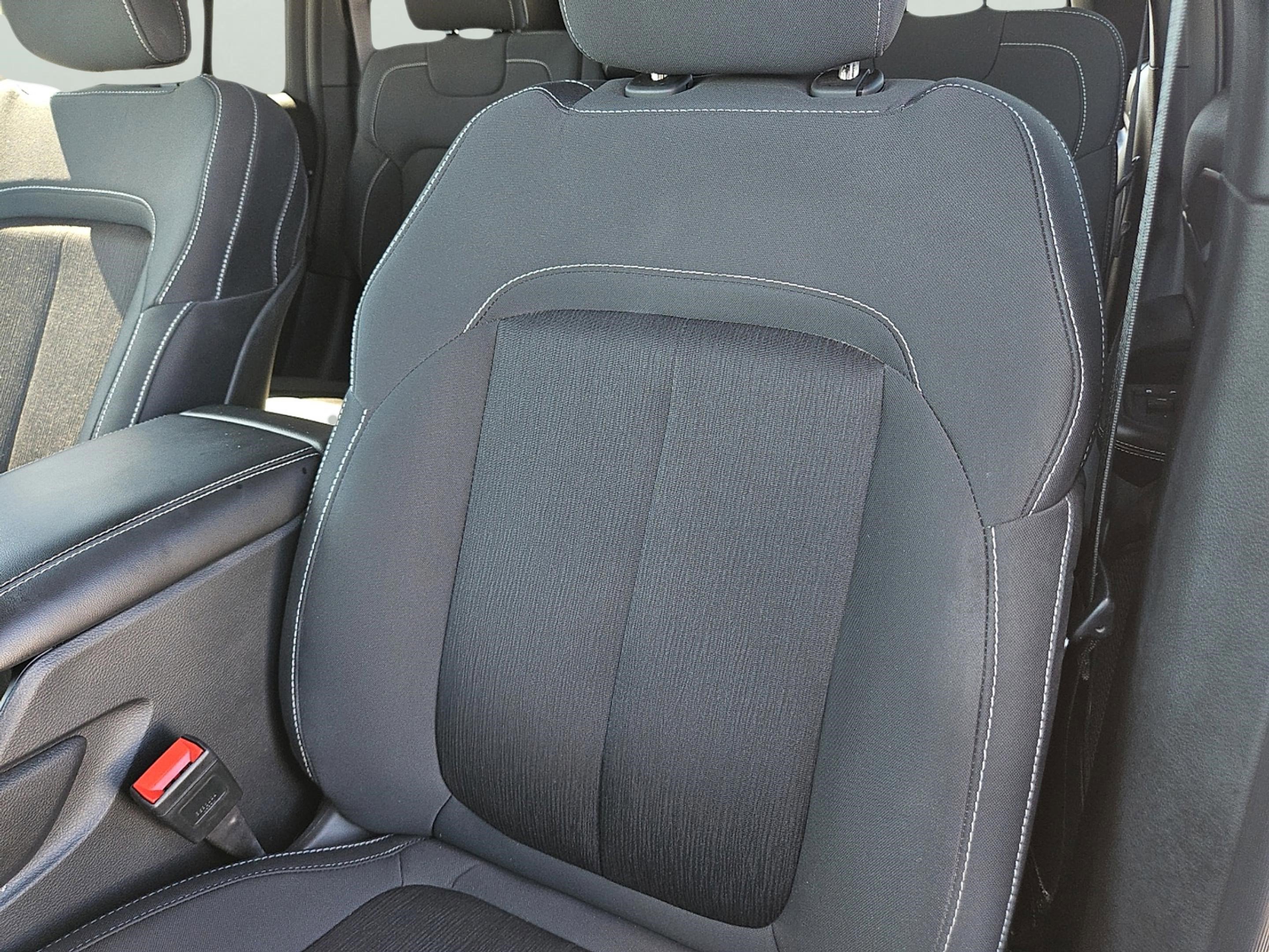2025 Jeep Grand Cherokee Laredo photo 21