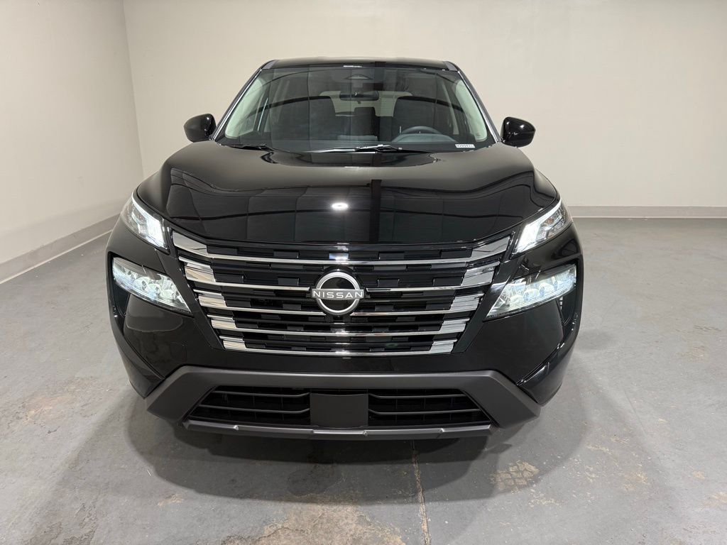 2026 Nissan Rogue SV photo 2
