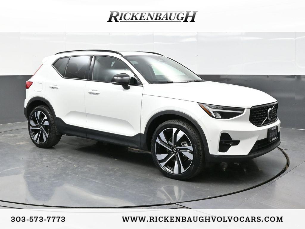 2025 Volvo XC40 Plus