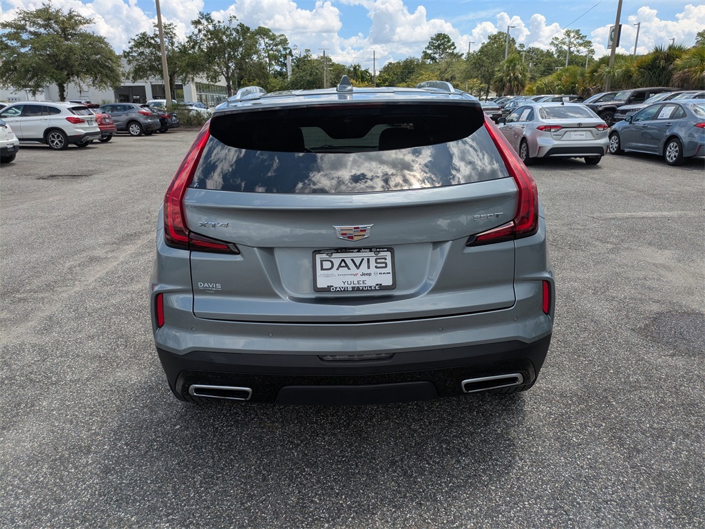 2024 Cadillac XT4 Premium Luxury photo 4