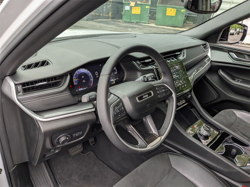 2023 Jeep Grand Cherokee Altitude photo 9