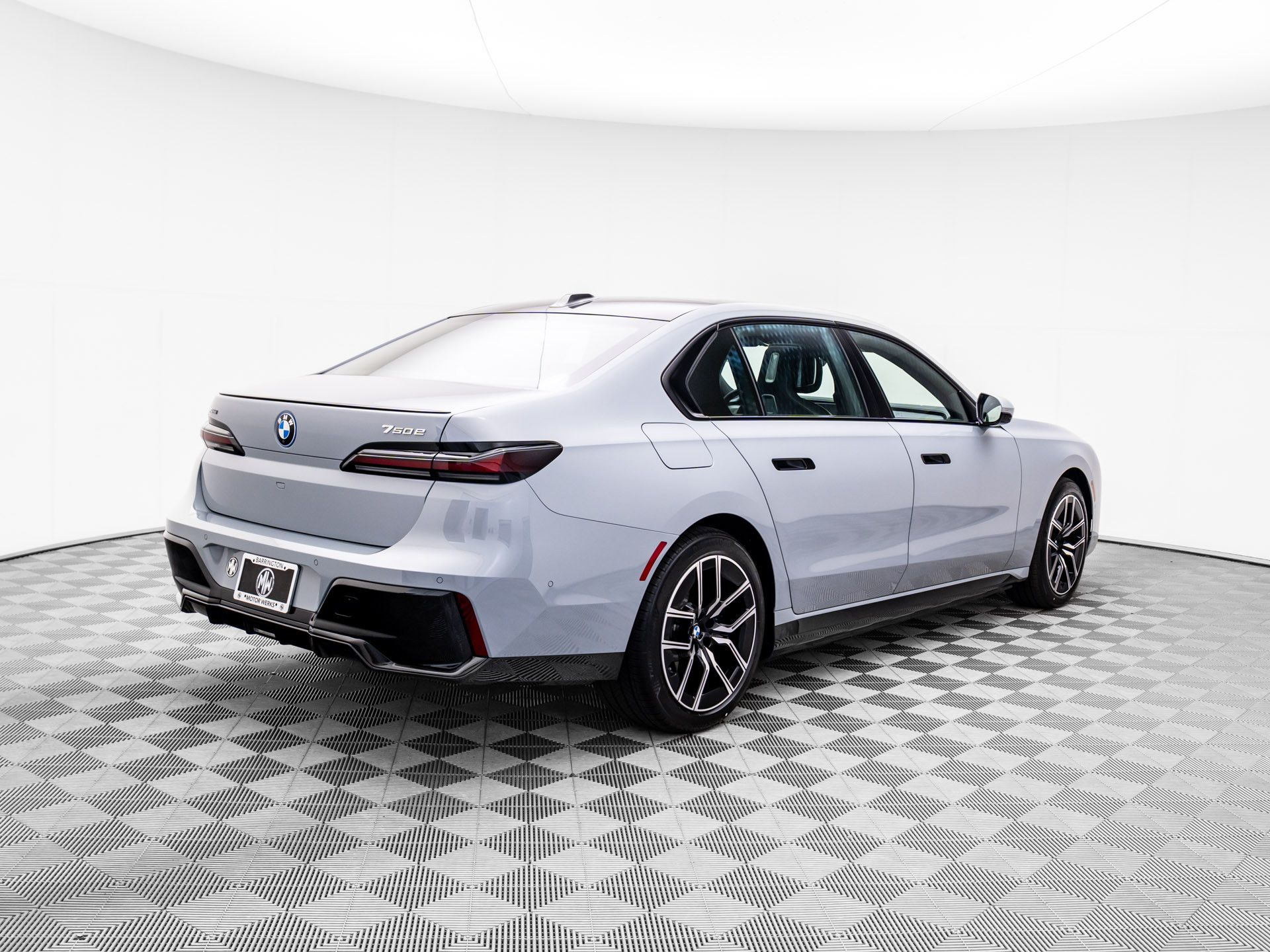 New 2025 Brooklyn Grey Metallic BMW 750e xDrive image 6