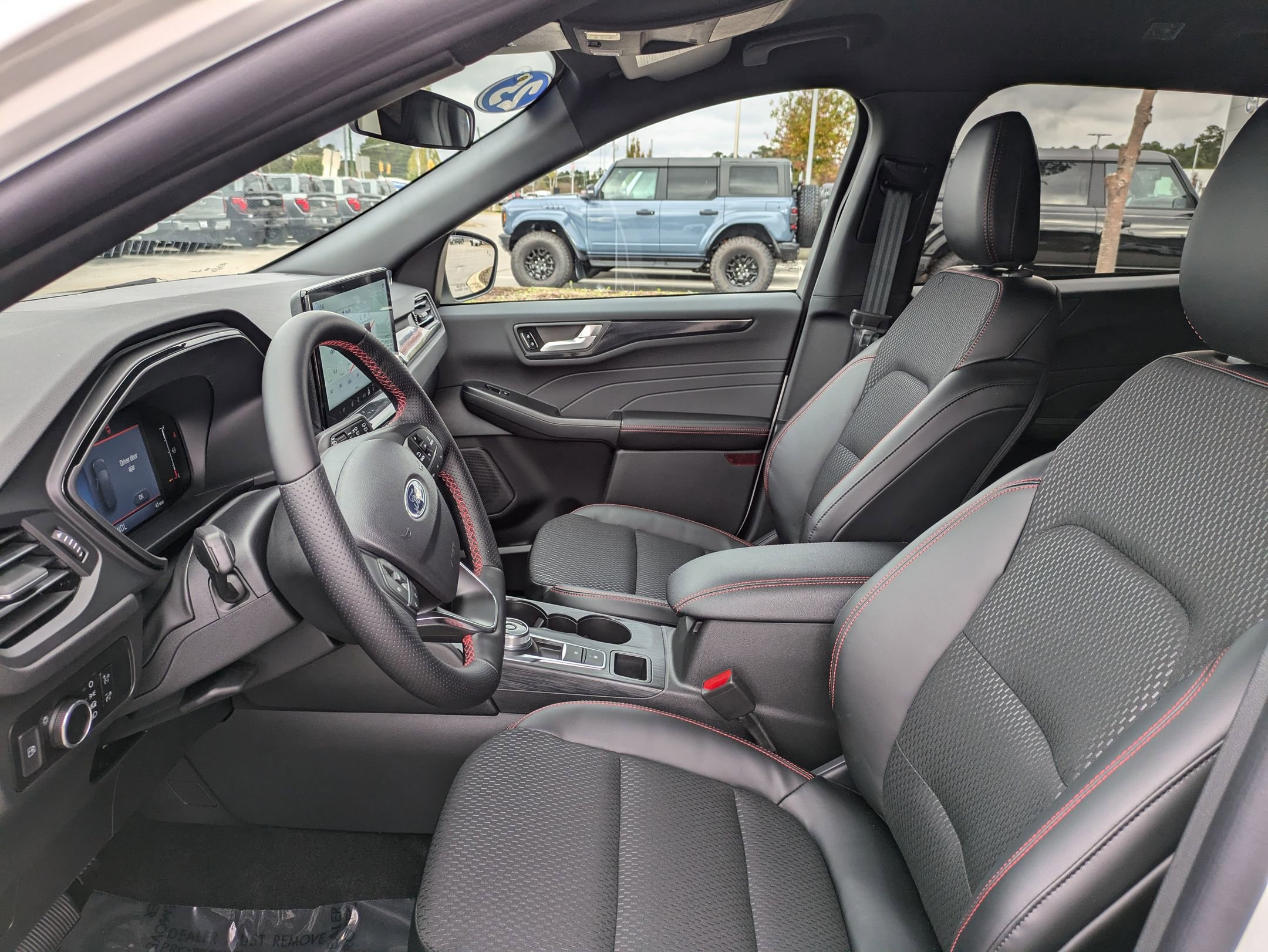 2025 Ford Escape ST-Line photo 13