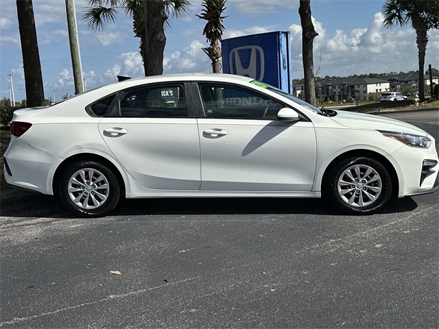 2020 Kia Forte FE LXS photo 2