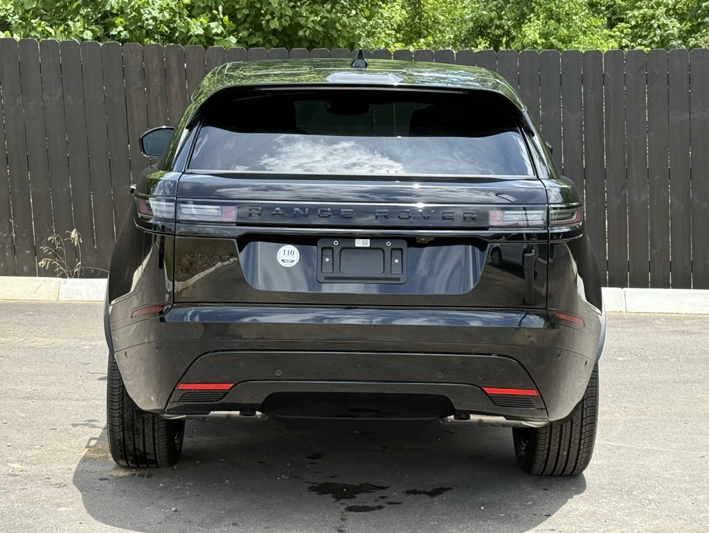 2026 Land Rover Range Rover Velar SE photo 4