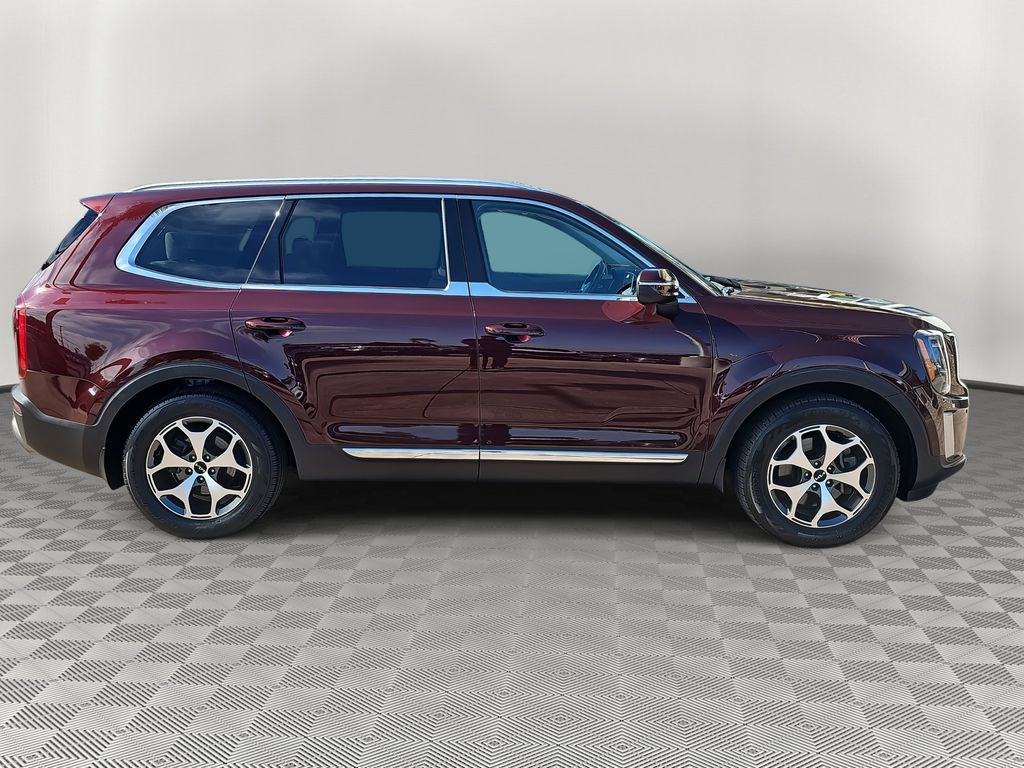 2022 Kia Telluride EX photo 2