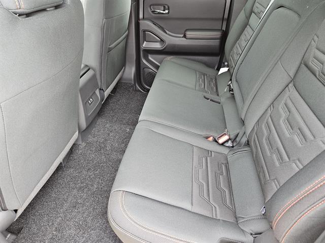 2025 Nissan Frontier Crew Cab PRO-4X photo 17