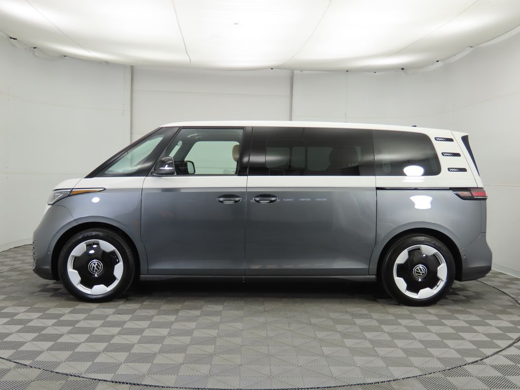 2025 Volkswagen ID. Buzz Pro Plus photo 8