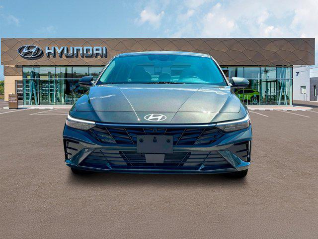 2025 Hyundai Elantra Limited photo 11
