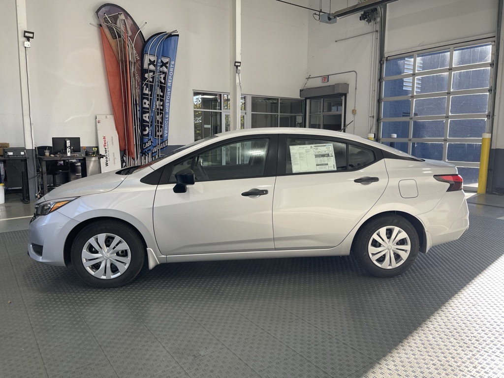 2025 Nissan Versa 1.6 S photo 4