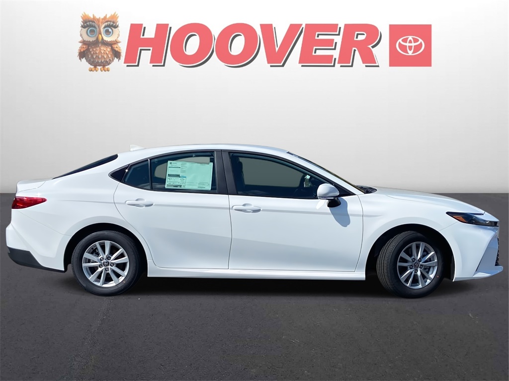 2026 Toyota Camry LE photo 2