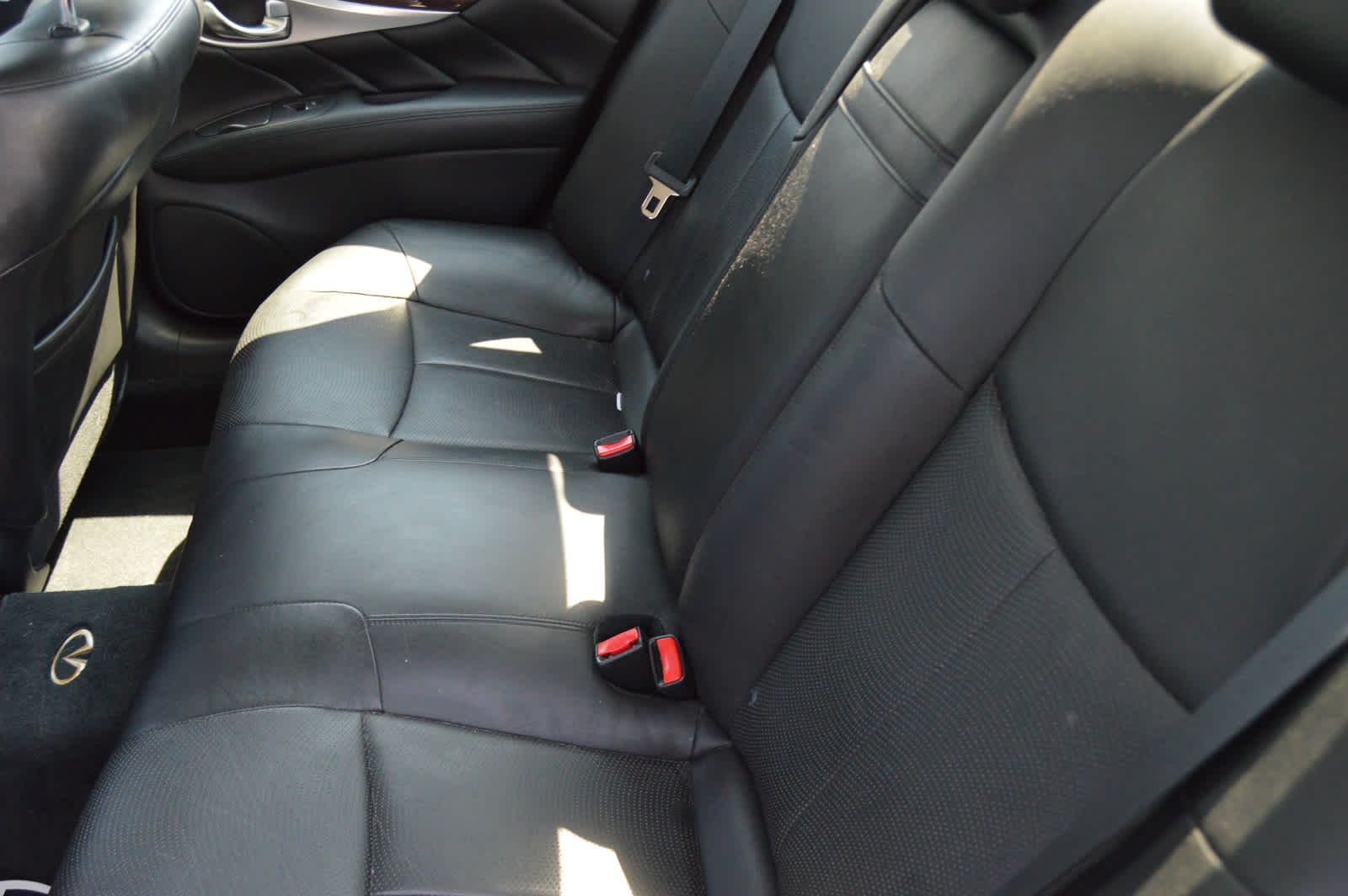 2011 Infiniti M37 photo 20