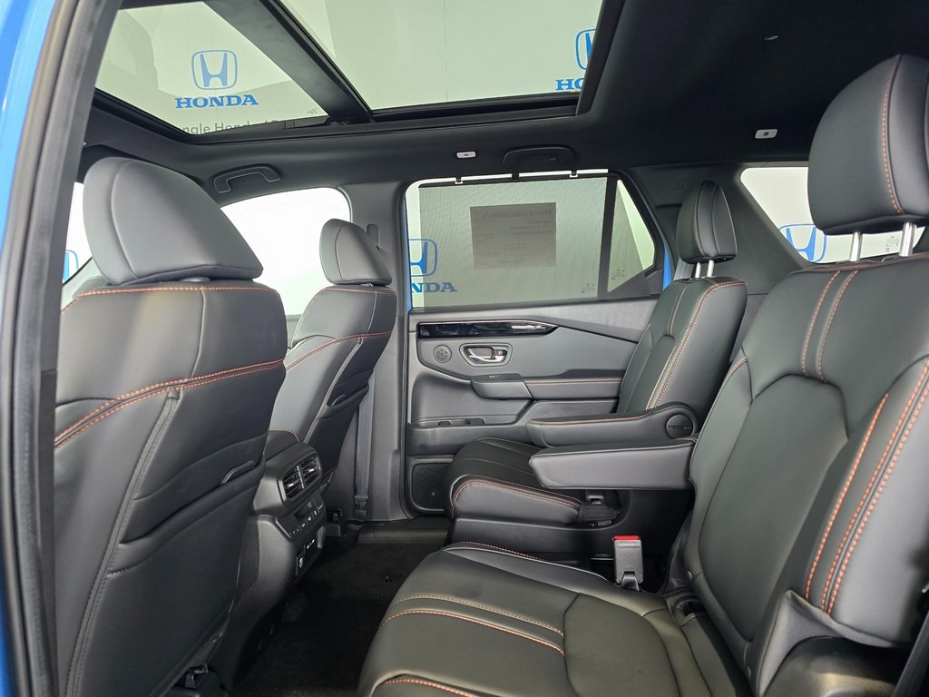 2025 Honda Pilot TrailSport photo 16