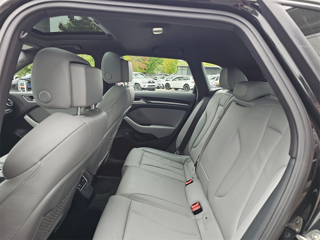 2017 Audi A3 E-tron Premium Plus photo 18