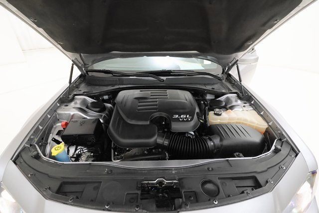 2018 Chrysler 300 photo 4