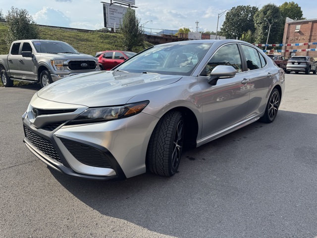 2023 Toyota Camry SE photo 4