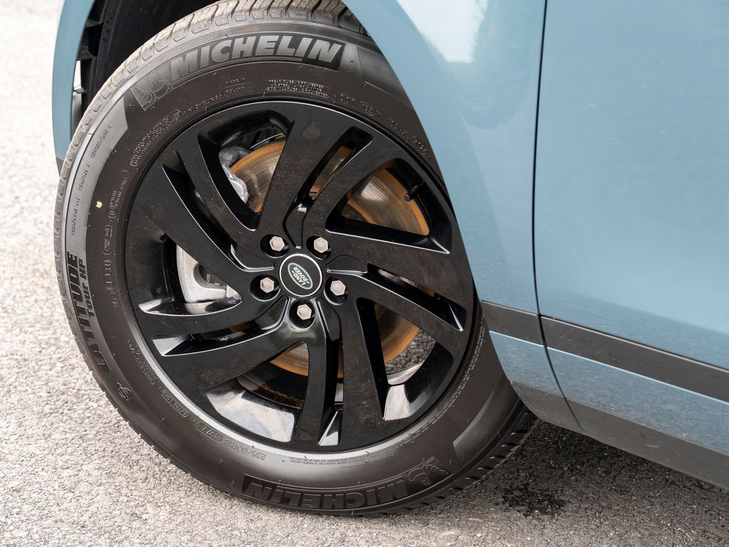 2026 Land Rover Range Rover Evoque S photo 9