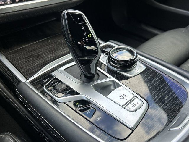 2021 Bmw 750i xDrive photo 16